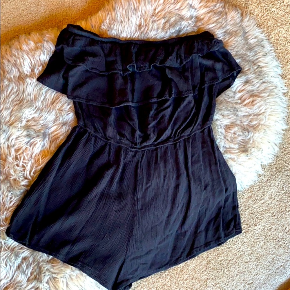 Short sleeveless romper